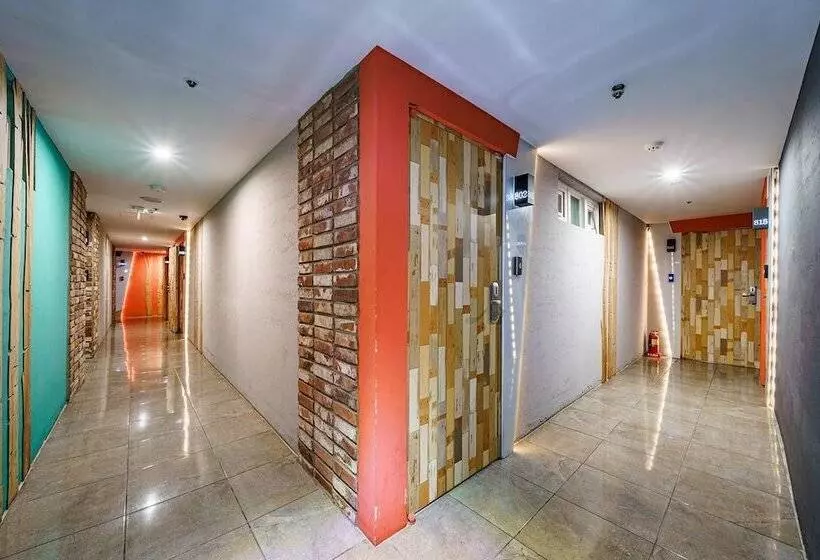 Hotelli Changwon Sangnam Dong M