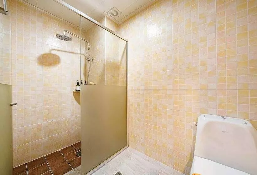 Hotelli Changwon Sangnam Dong M