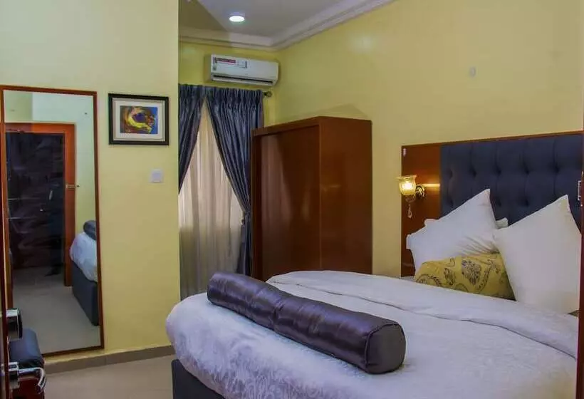 Continent Hotel   Akure