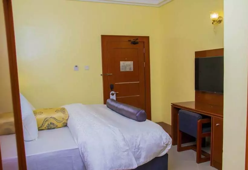 Continent Hotel   Akure