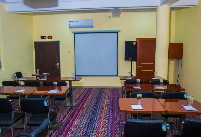 Continent Hotel   Akure