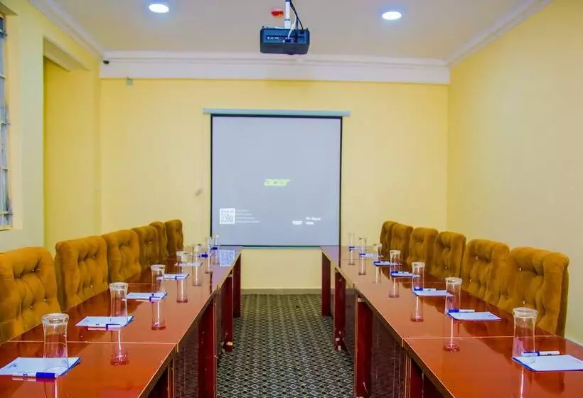 Continent Hotel   Akure