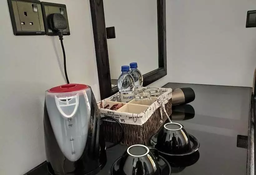 هتل Crown Beach Villas