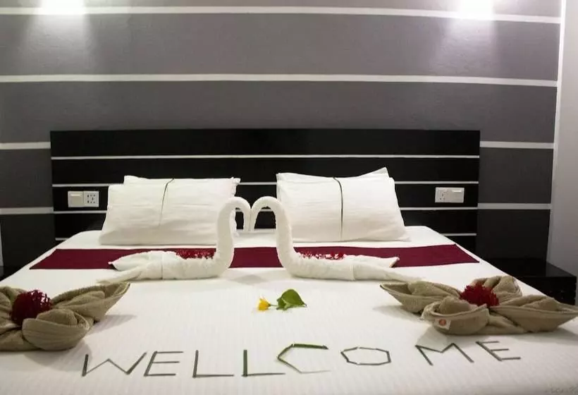 هتل Crown Beach Villas