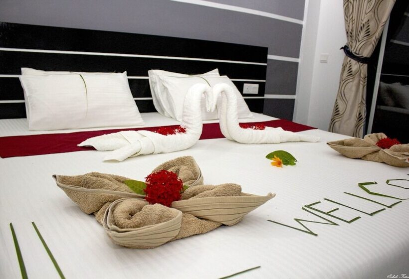 هتل Crown Beach Villas