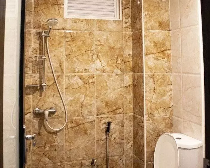 هتل Crown Beach Villas