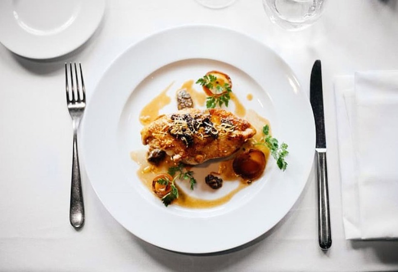 هتل Crown Beach Villas