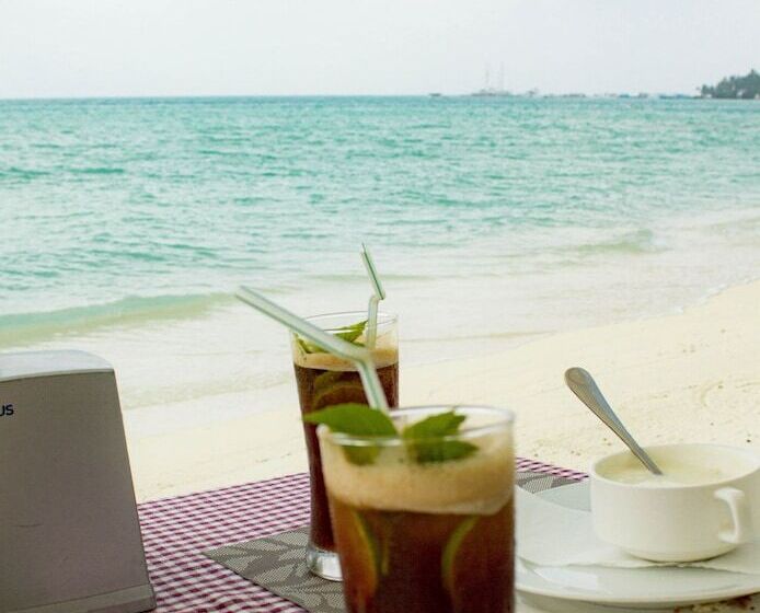 هتل Crown Beach Villas