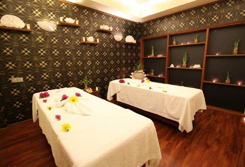 هتل Crown Beach Villas