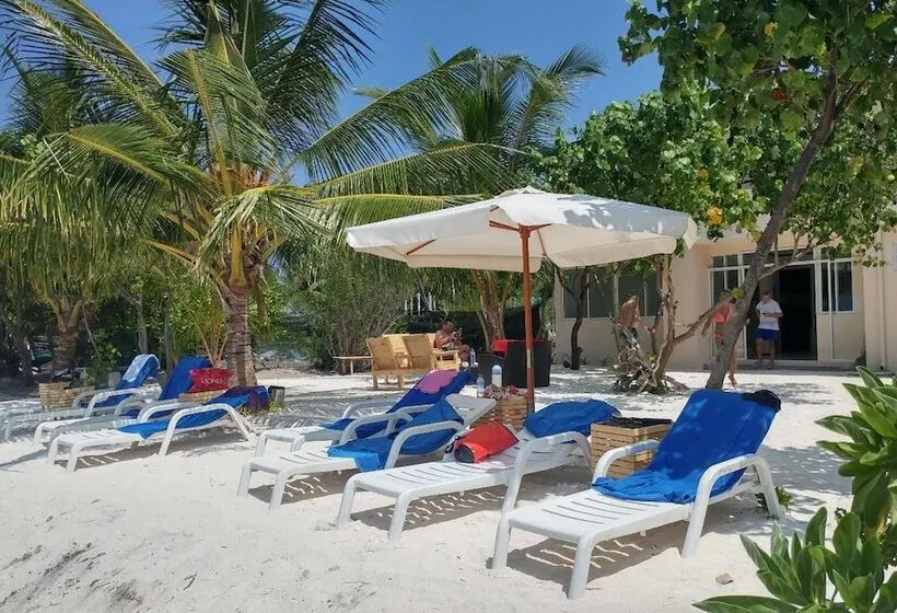 هتل Crown Beach Villas