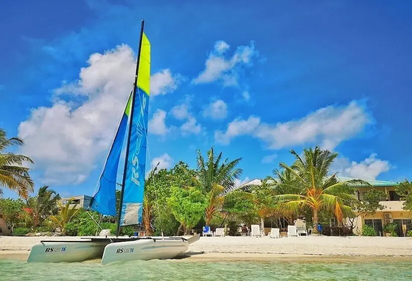 هتل Crown Beach Villas