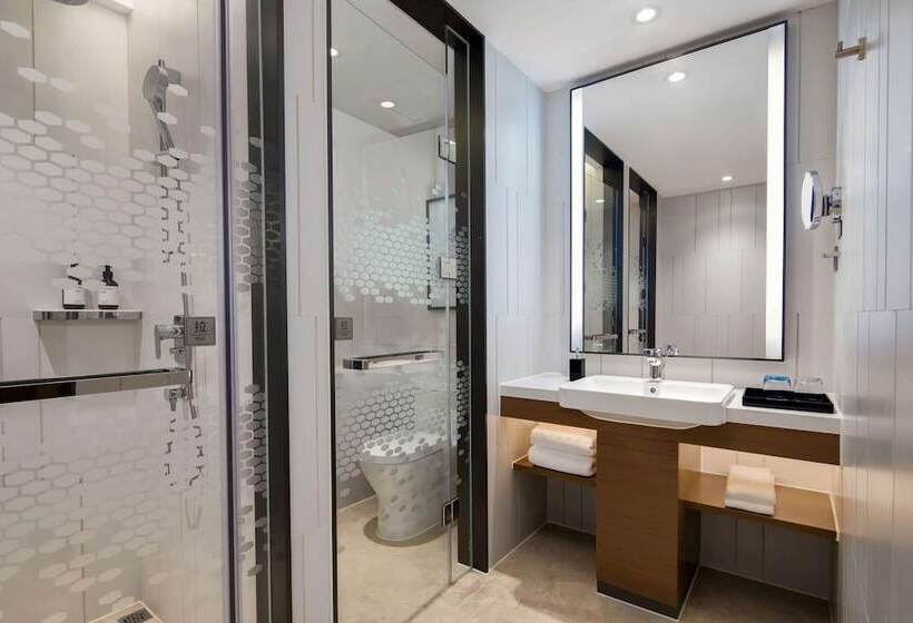 בית מלון כפרי Ramada By Wyndham Wuhan Jiangan