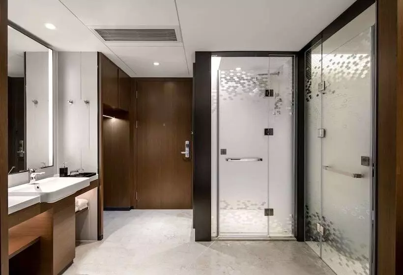 Hotelli Ramada By Wyndham Wuhan Jiangan