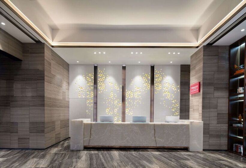 בית מלון כפרי Ramada By Wyndham Wuhan Jiangan