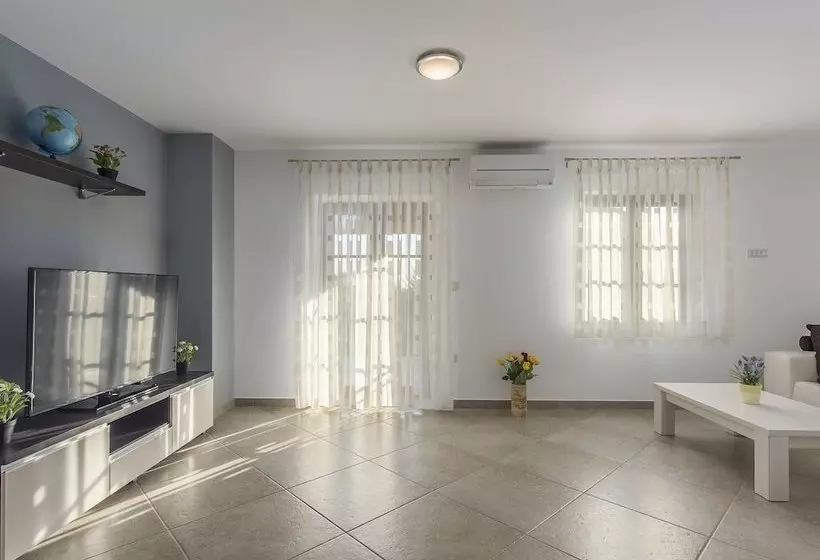 Modern Villa With Private Pool And Beautiful Garden 25 Km From Rovinj