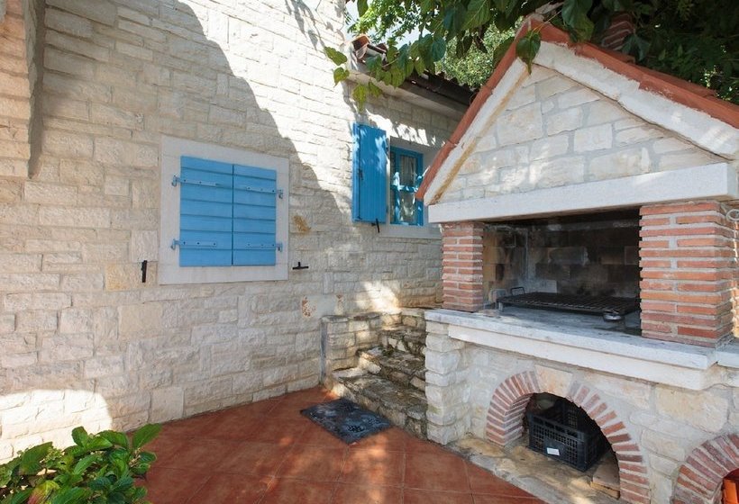 Villa With Perfect Sun Deck Overlooking The Pool In The Heart Of Istria