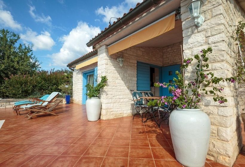 Villa With Perfect Sun Deck Overlooking The Pool In The Heart Of Istria