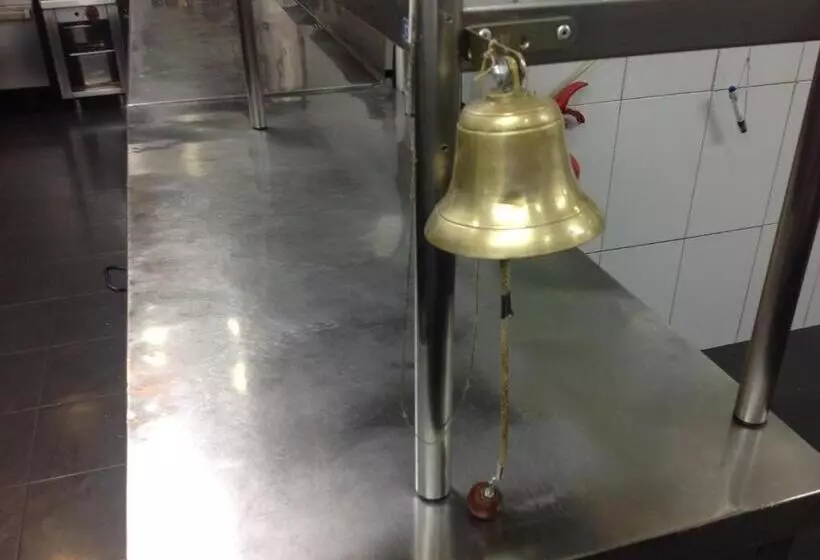 Hostal Fonda Montserrat