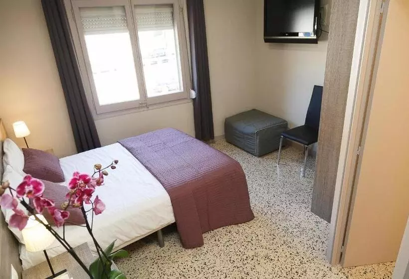 Hostal Fonda Montserrat