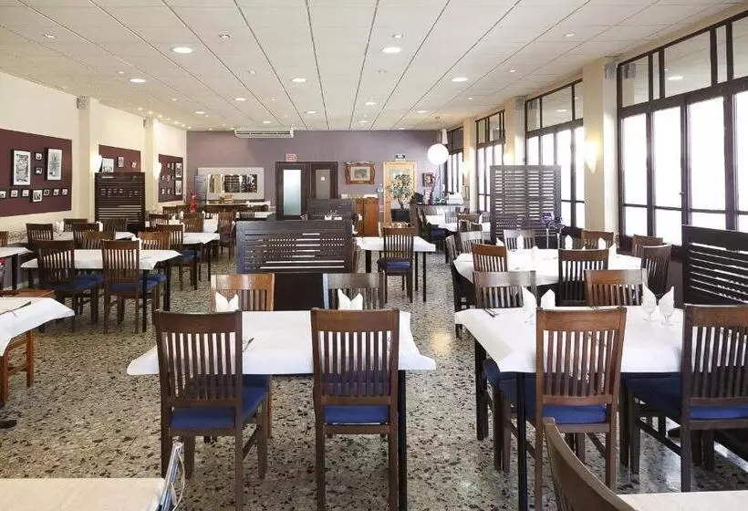 Hostal Fonda Montserrat