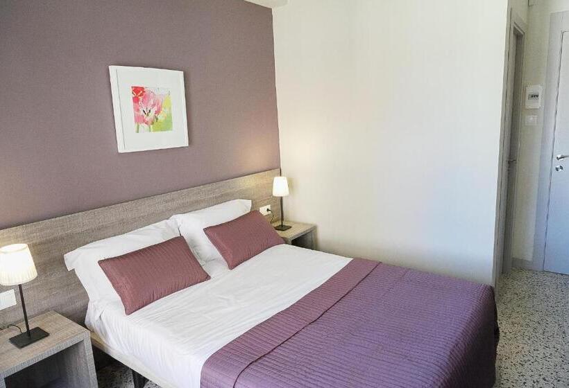 Hostal Fonda Montserrat