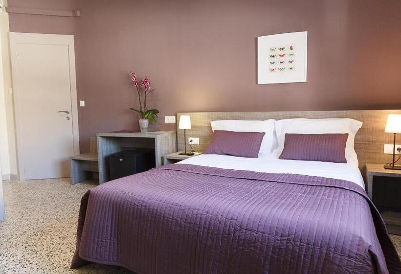 Hostal Fonda Montserrat