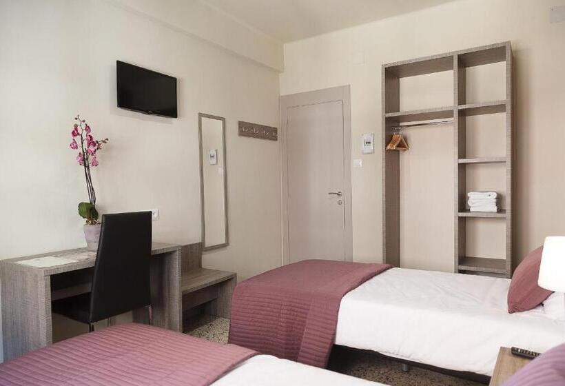 Hostal Fonda Montserrat