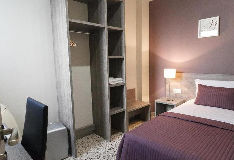 Hostal Fonda Montserrat