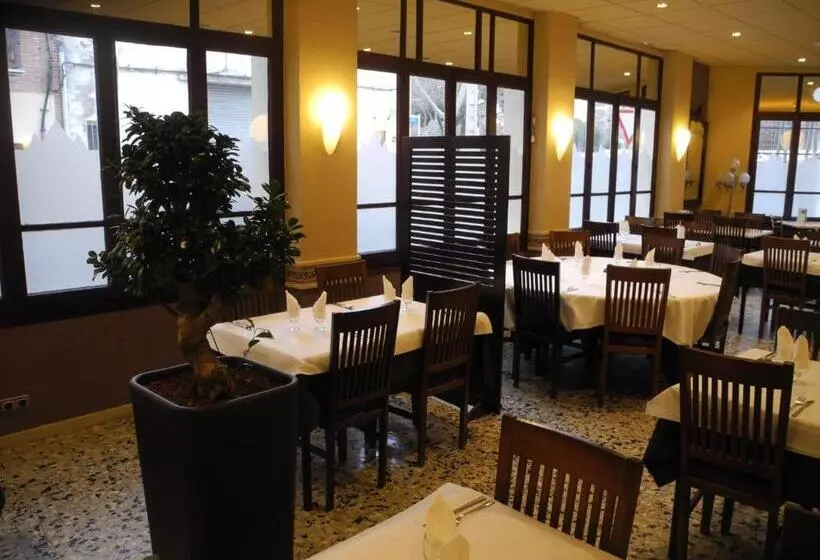 Hostal Fonda Montserrat