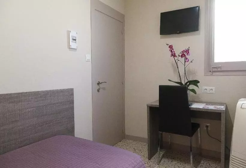 Hostal Fonda Montserrat