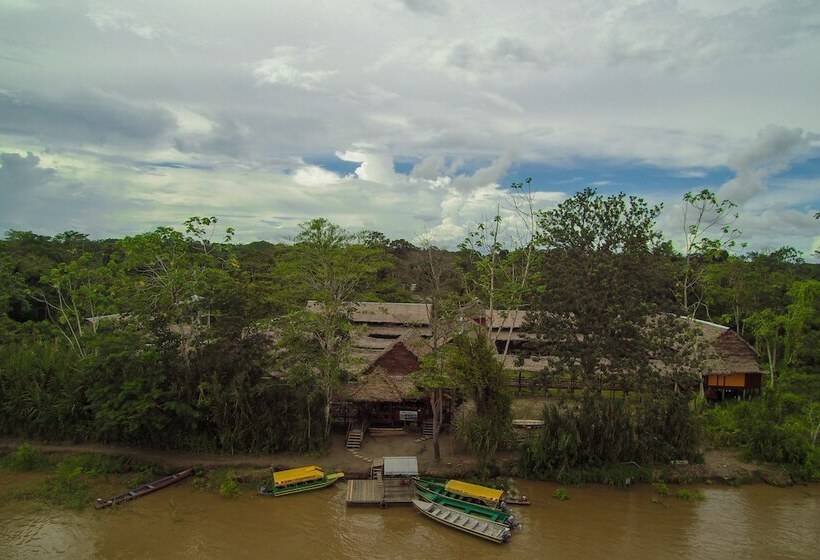 فندق Heliconia Amazon River Lodge