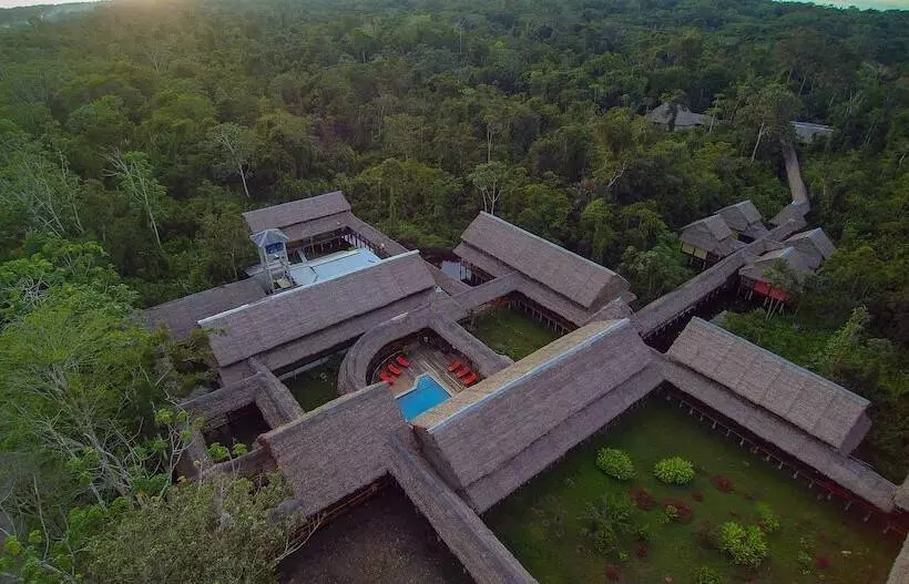 هتل Heliconia Amazon River Lodge