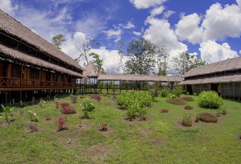 فندق Heliconia Amazon River Lodge