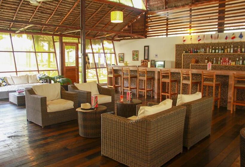 فندق Heliconia Amazon River Lodge