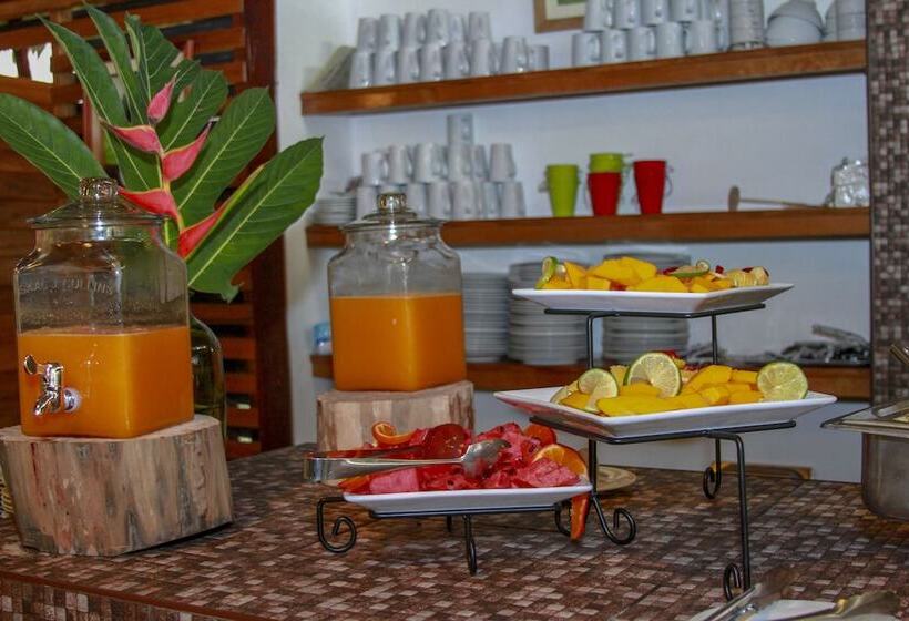 فندق Heliconia Amazon River Lodge