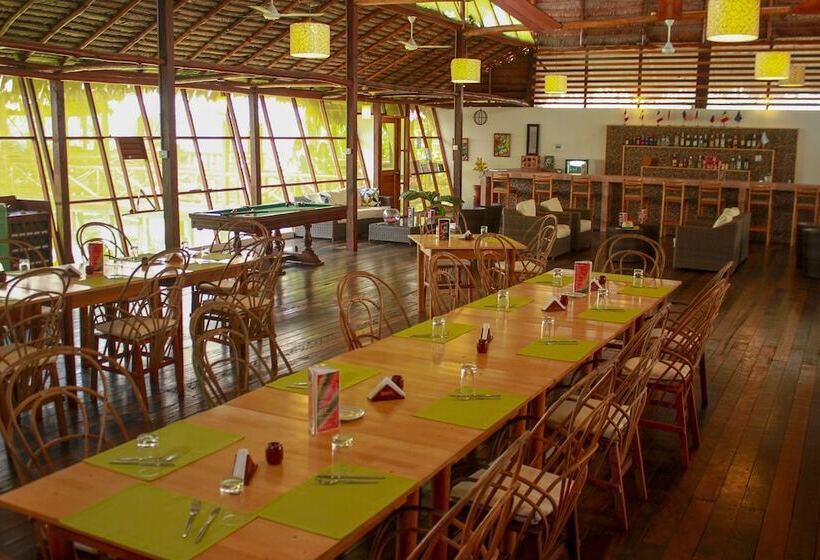 فندق Heliconia Amazon River Lodge