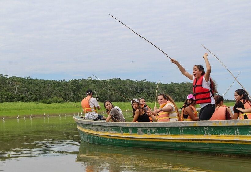 فندق Heliconia Amazon River Lodge