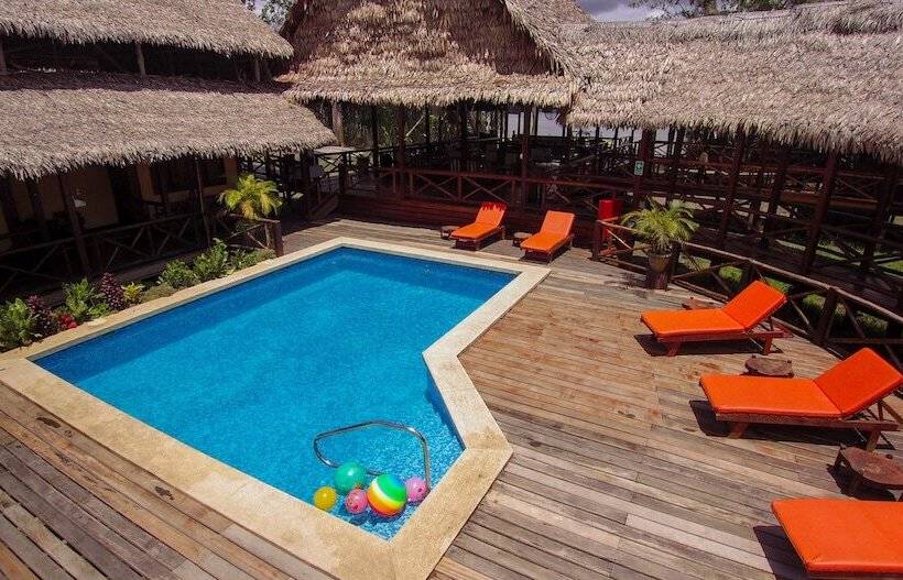 فندق Heliconia Amazon River Lodge