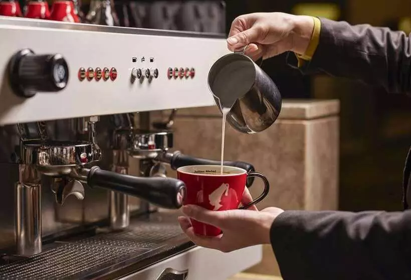 Отель Hilton Beijing Capital Airport