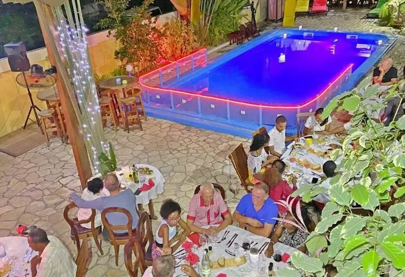 هتل Restaurant Coco Lodge Majunga