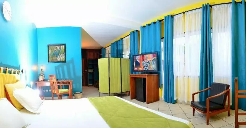 هتل Restaurant Coco Lodge Majunga