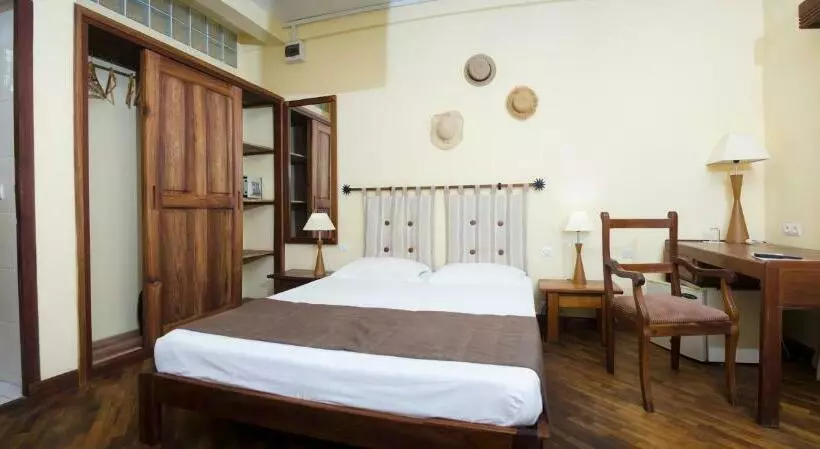 هتل Restaurant Coco Lodge Majunga