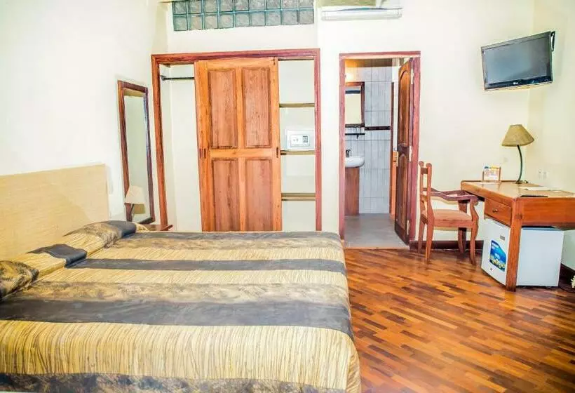 هتل Restaurant Coco Lodge Majunga