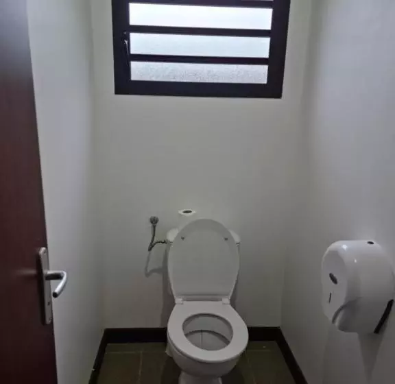 هتل Oasis De Kiamu