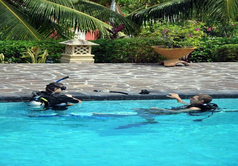 فندق Puri Bunga Beach Cottages