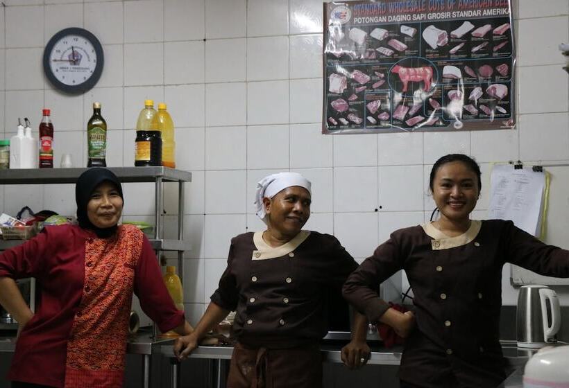 فندق Puri Bunga Beach Cottages