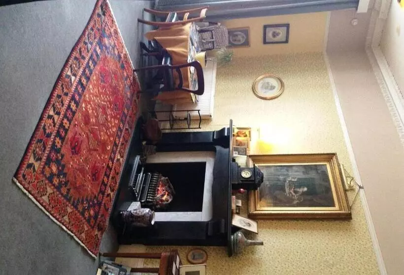 Otel Rathan House   The Eskbank