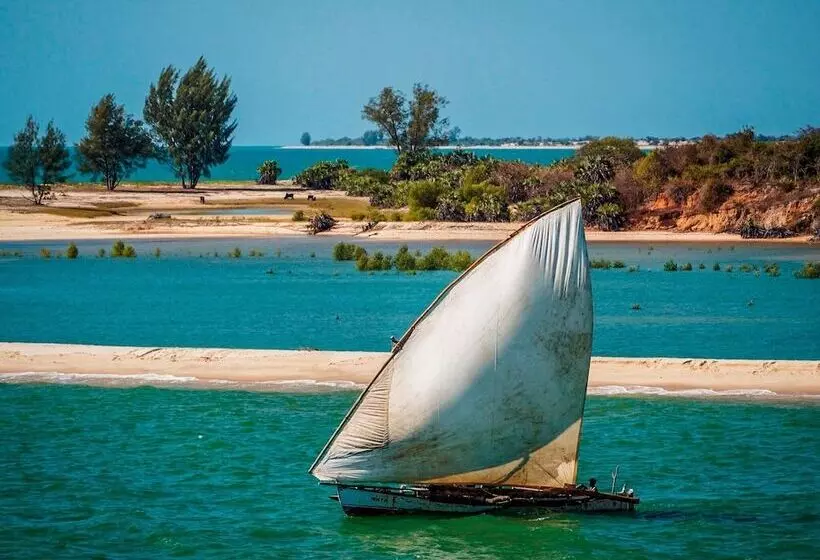 هتل Restaurant Coco Lodge Majunga