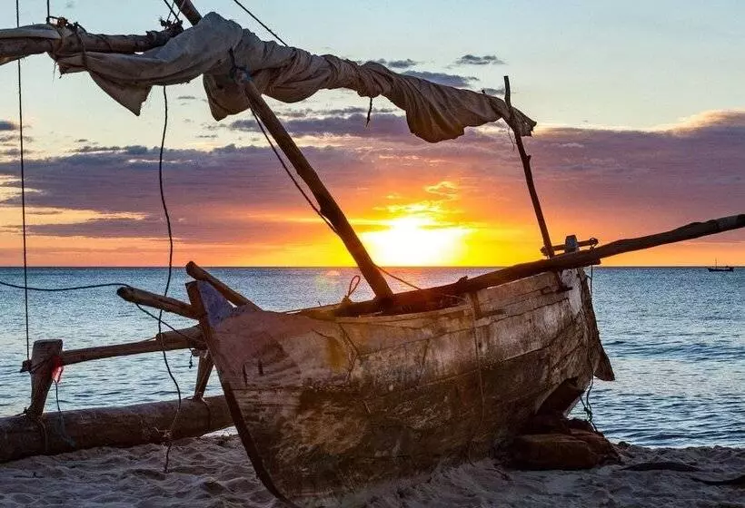 هتل Restaurant Coco Lodge Majunga