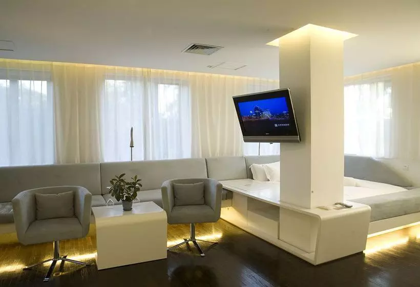 The Emperor Hotel Forbidden City